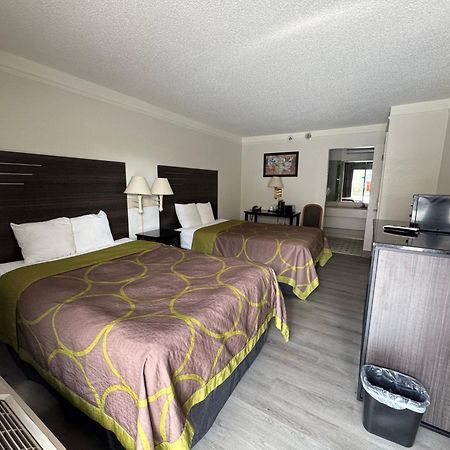 Super 8 By Wyndham Savannah Ngoại thất bức ảnh