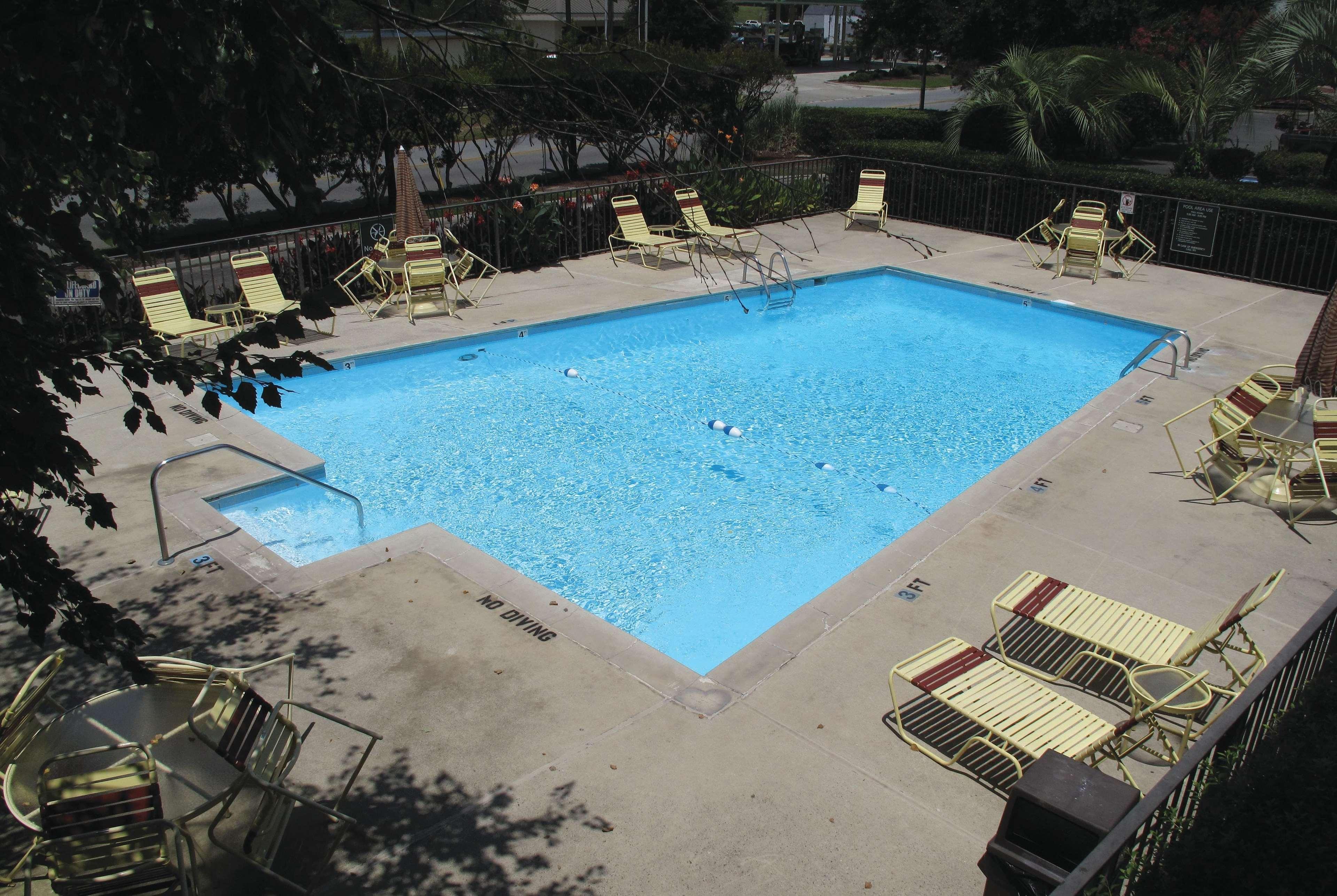 Super 8 By Wyndham Savannah Ngoại thất bức ảnh
